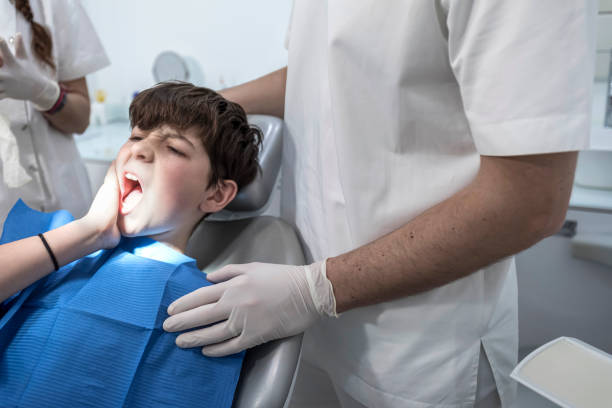 Best Emergency Tooth Extraction  in Braddock Hills, PA